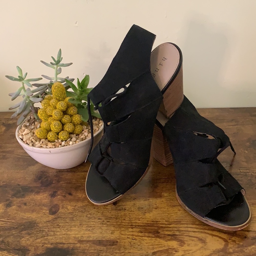 Hinge Black Lacey’s Block Heels sz 9.5